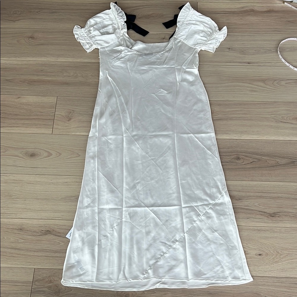 ASOS DESIGN satin puff sleeve midi tea dress in white - Picture 12 of 13